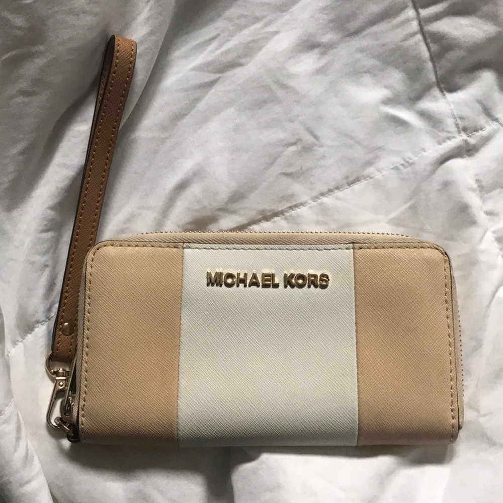 Michael Kors wristlet